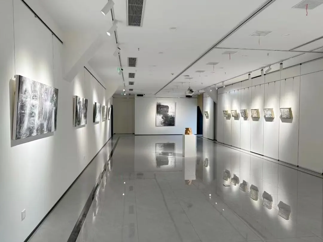 Light of the City - 2026 Urban Art Museum Development Forum & Special Exhibition for the 3rd Anniversary of Zhongjia Art Museum - installation view 3